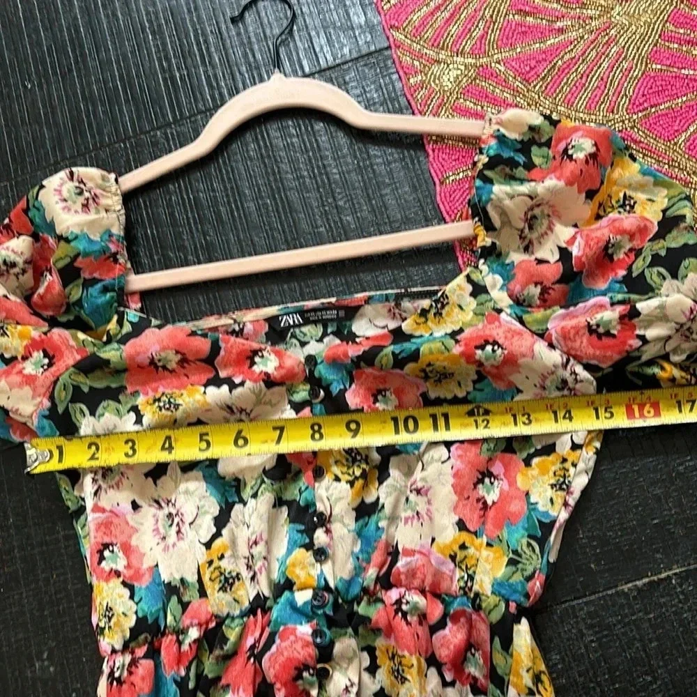 Zara Floral Mini Dress Silk Satin Feel V-Neck Puff Sleeves Button Accents SZ XS